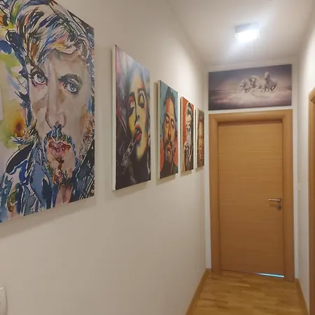 Gallery *